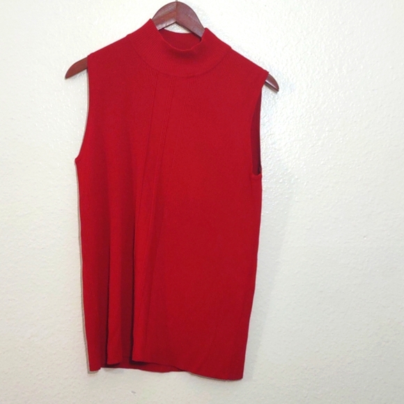 dressbarn Tops - SLIGHTLY USED DRESSBARN WOMAN SLEEVELESS SHIRT SIZE 18/20